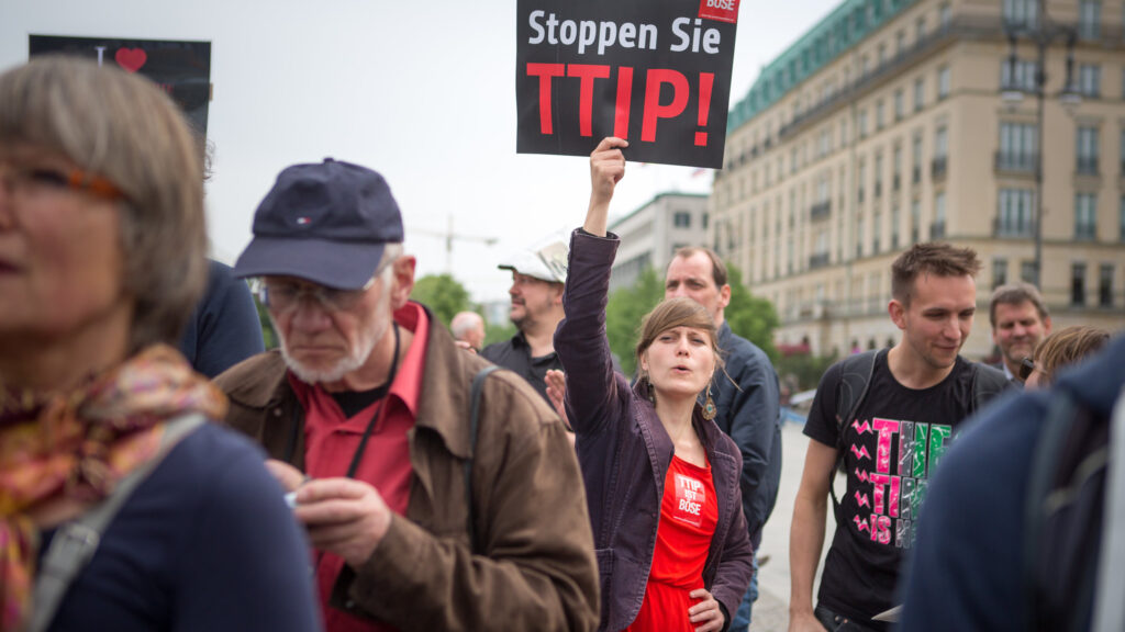 Foto von einer Demonstration gegen TTIP (CC BY-NC 2.0 Mehr Demokratie)